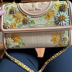 Tory Burch Fleming purse with adjustable strap is like new and beautiful!